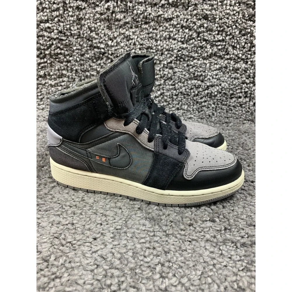 NIKE AIR JORDAN 1 MID (GS) BLACK-GRAPHITE-GREY SZ 6Y-WOMENS SZ 7.5 [DV0438-001]